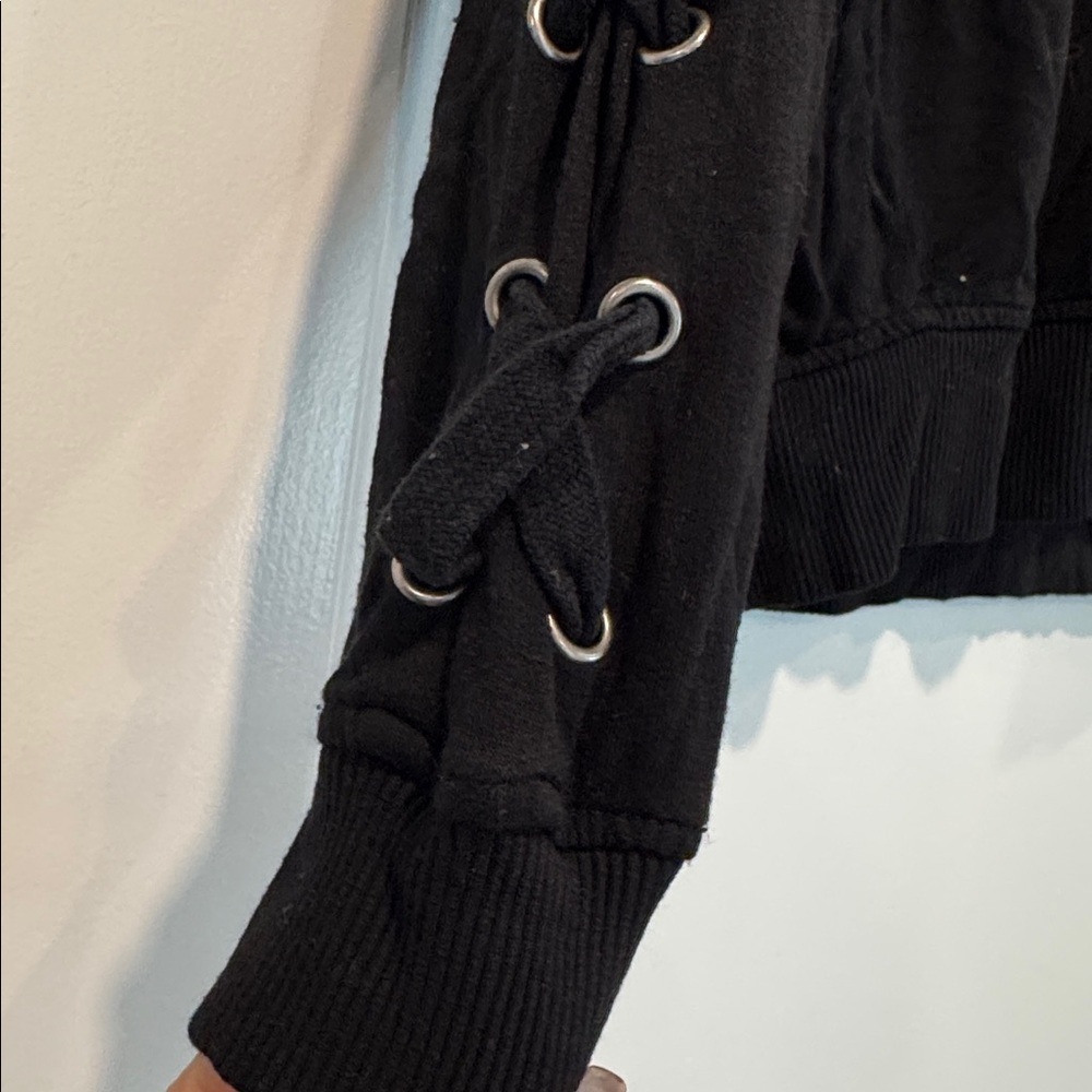 Z Supply Black Long Lace-Up Sleeves Top Size XS - Picture 4 of 7